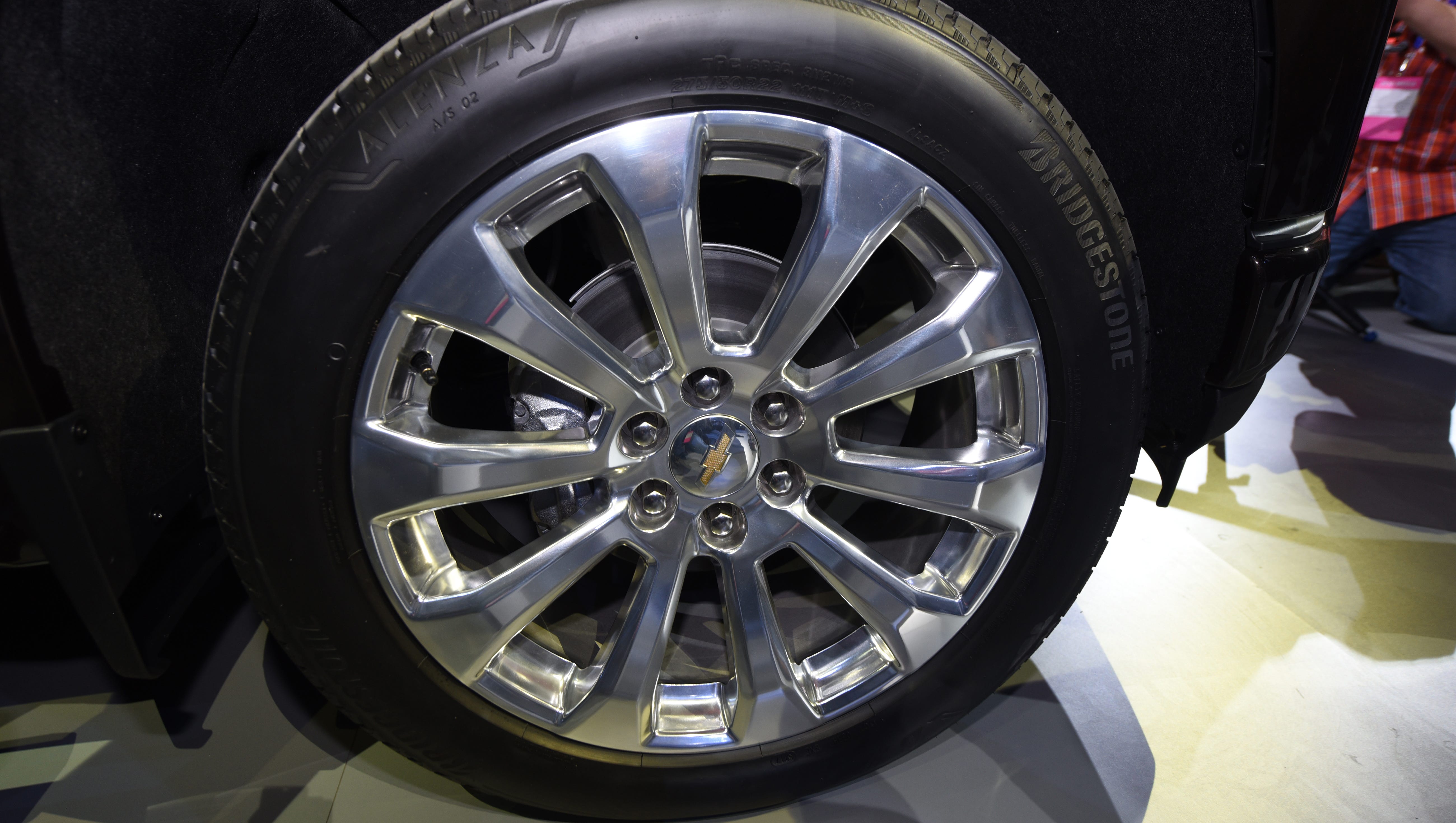 The 2019 Chevy Silverado High Country's polished rims.