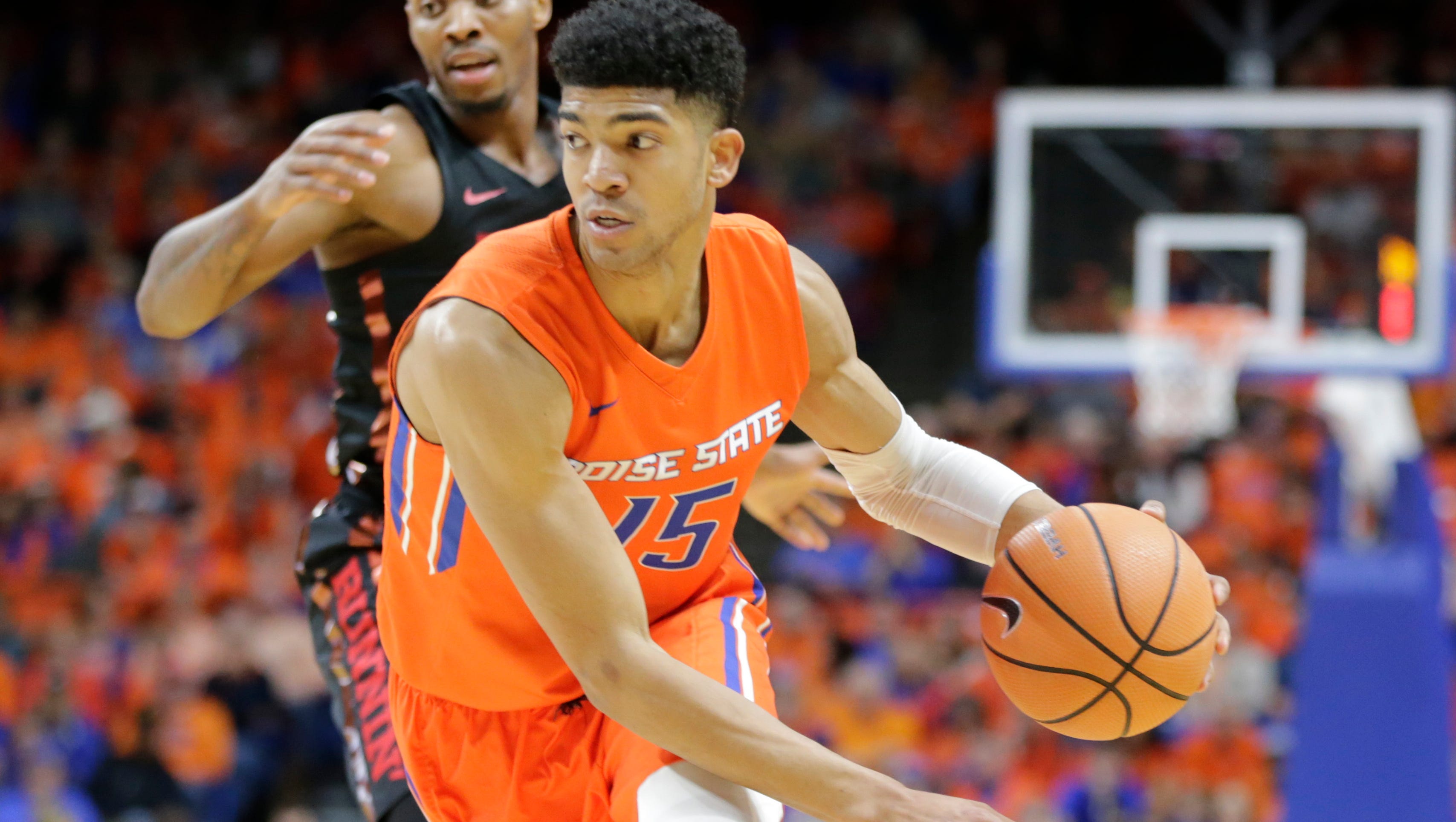 25. Los Angeles Lakers: Chandler Hutchison, wing, Sr., Boise State. He has the maturity, having played four years in college, and could be one of the only ones chosen in the first round. He has good size (6-7) and with his 7-foot wingspan, he can be a versatile addition for the Lakers, whose roster could be changing drastically depending on how they do in free agency.