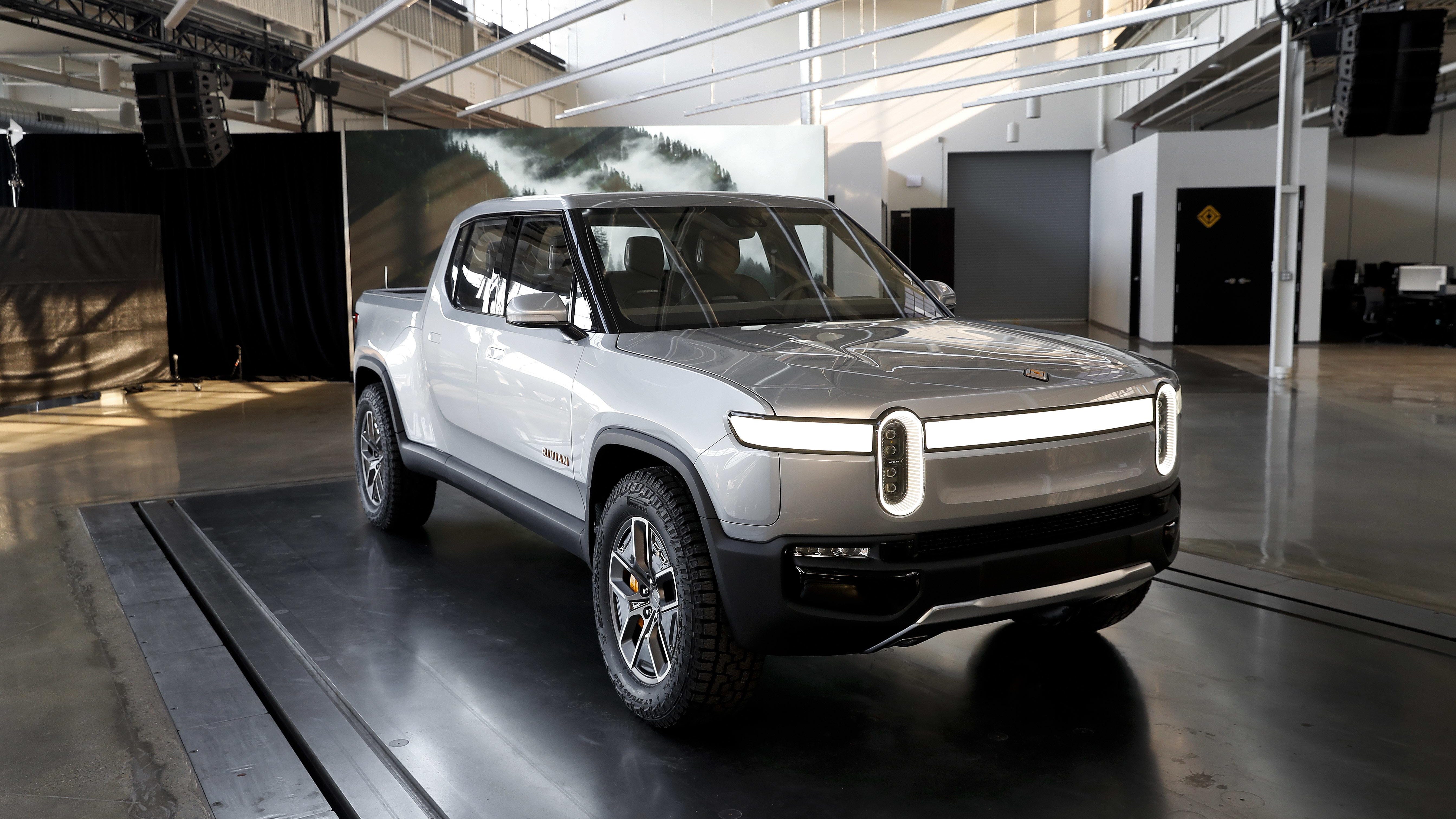 An R1T is displayed at Rivian’s headquarters. GM was widely expected to become a strategic investor that would have helped the Michigan startup bring fully electric trucks and SUVs to market faster.