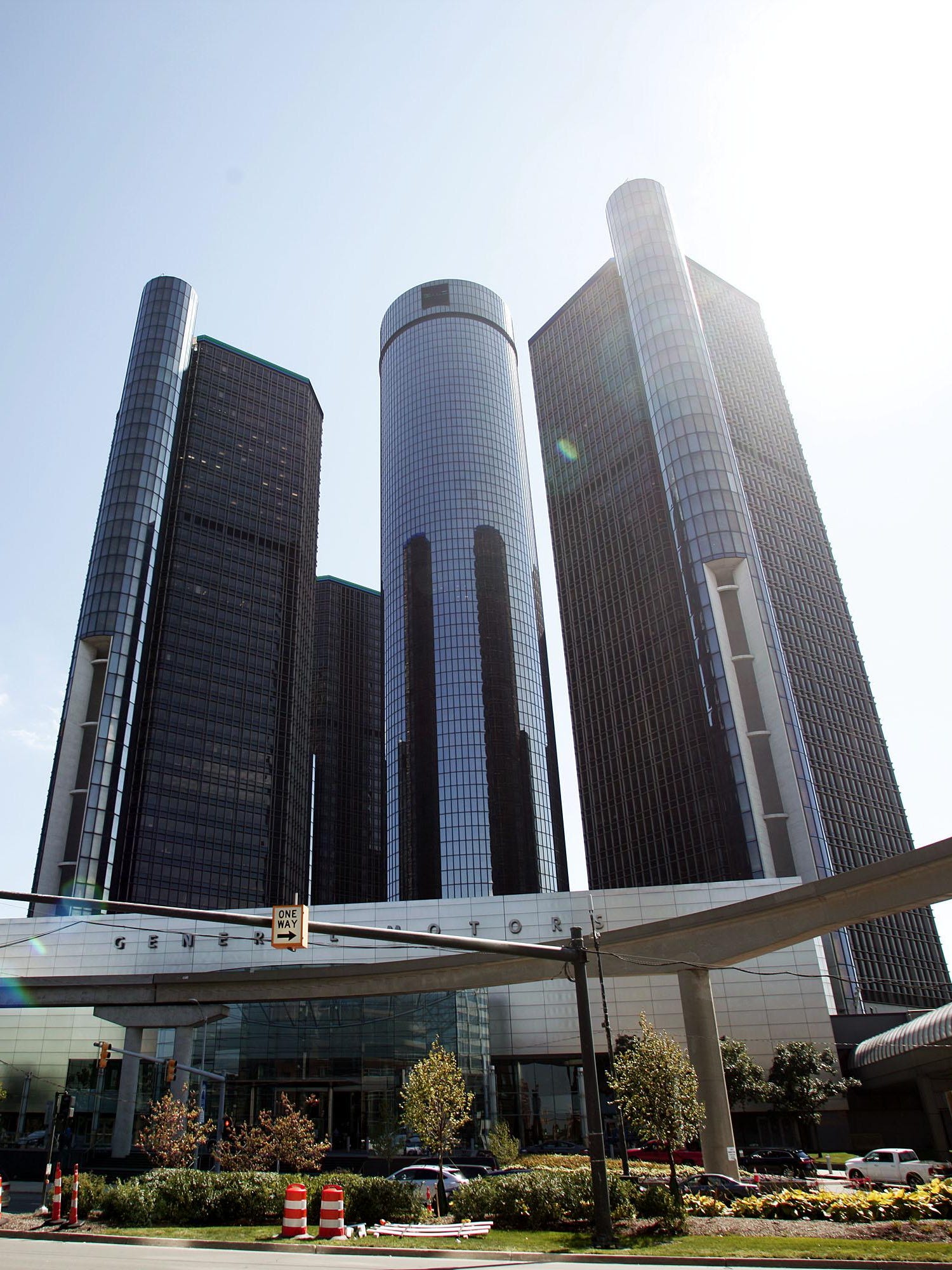 As part of a larger restructuring effort, GM will start salaried workforce reductions in earnest Monday.