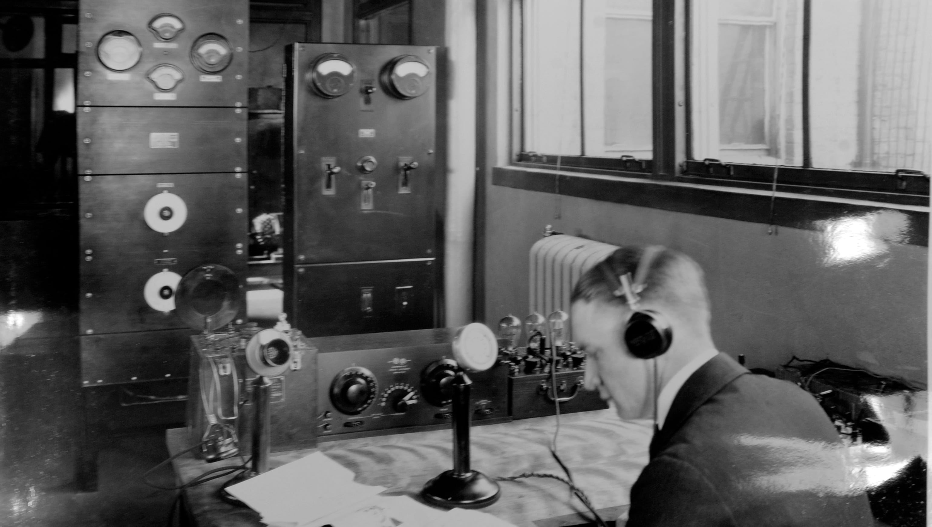 The Detroit News referred to its new station as "The Detroit News Radiophone,"  and first broadcast election results on Sept. 1, 1920.  A year later, the station's first commercial license was issued under new call letters, WBL, and on March 3, 1922 the call letters were changed to WWJ.