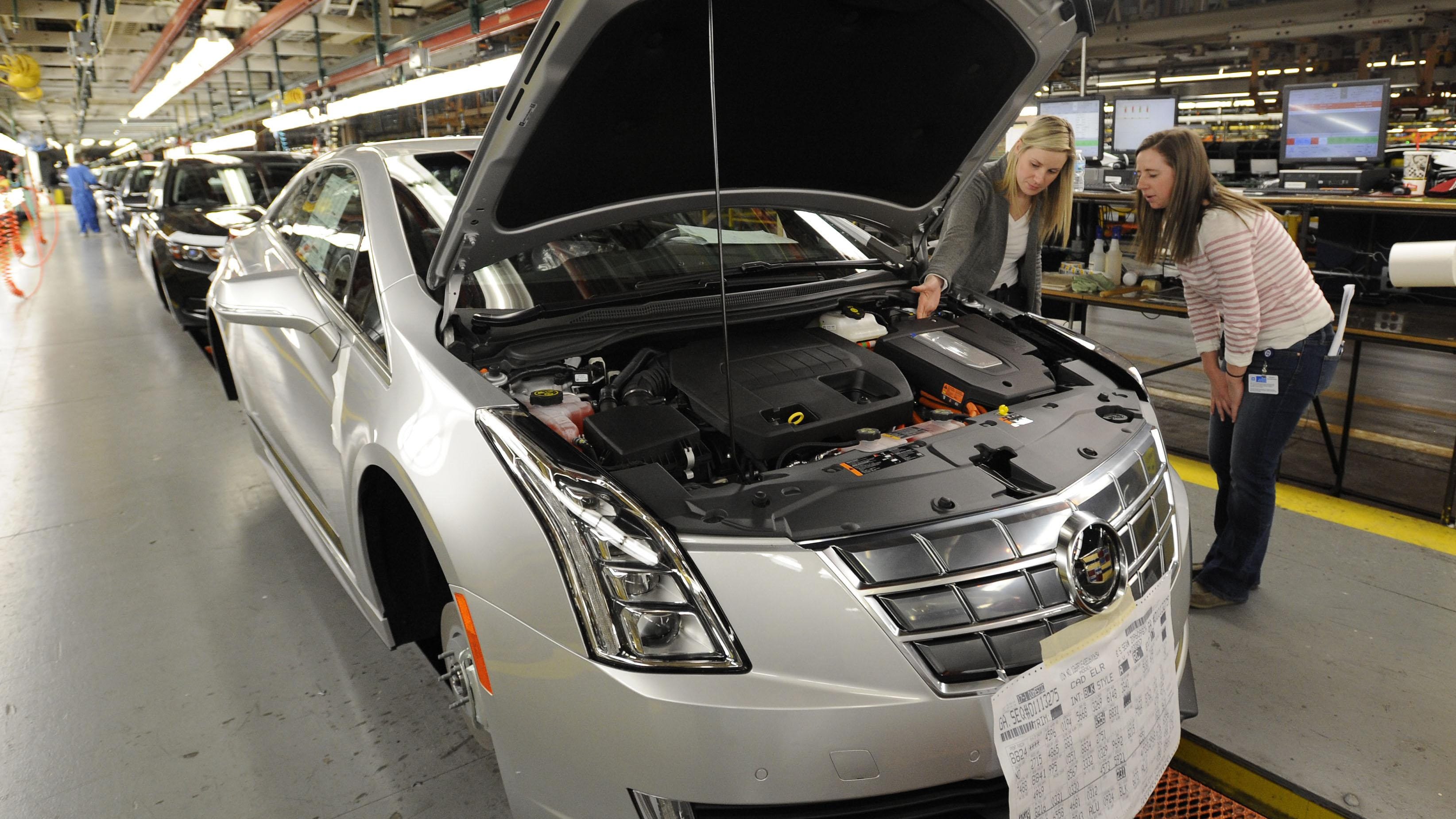 Labor costs per vehicle at GM will drop to $2,350 in 2019 from $2,374 in 2014.