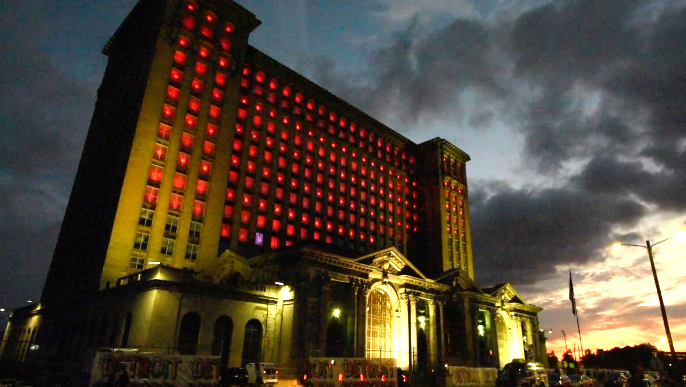 A highlight of the Detroit Homecoming event was a light show of changing colors from the windows.