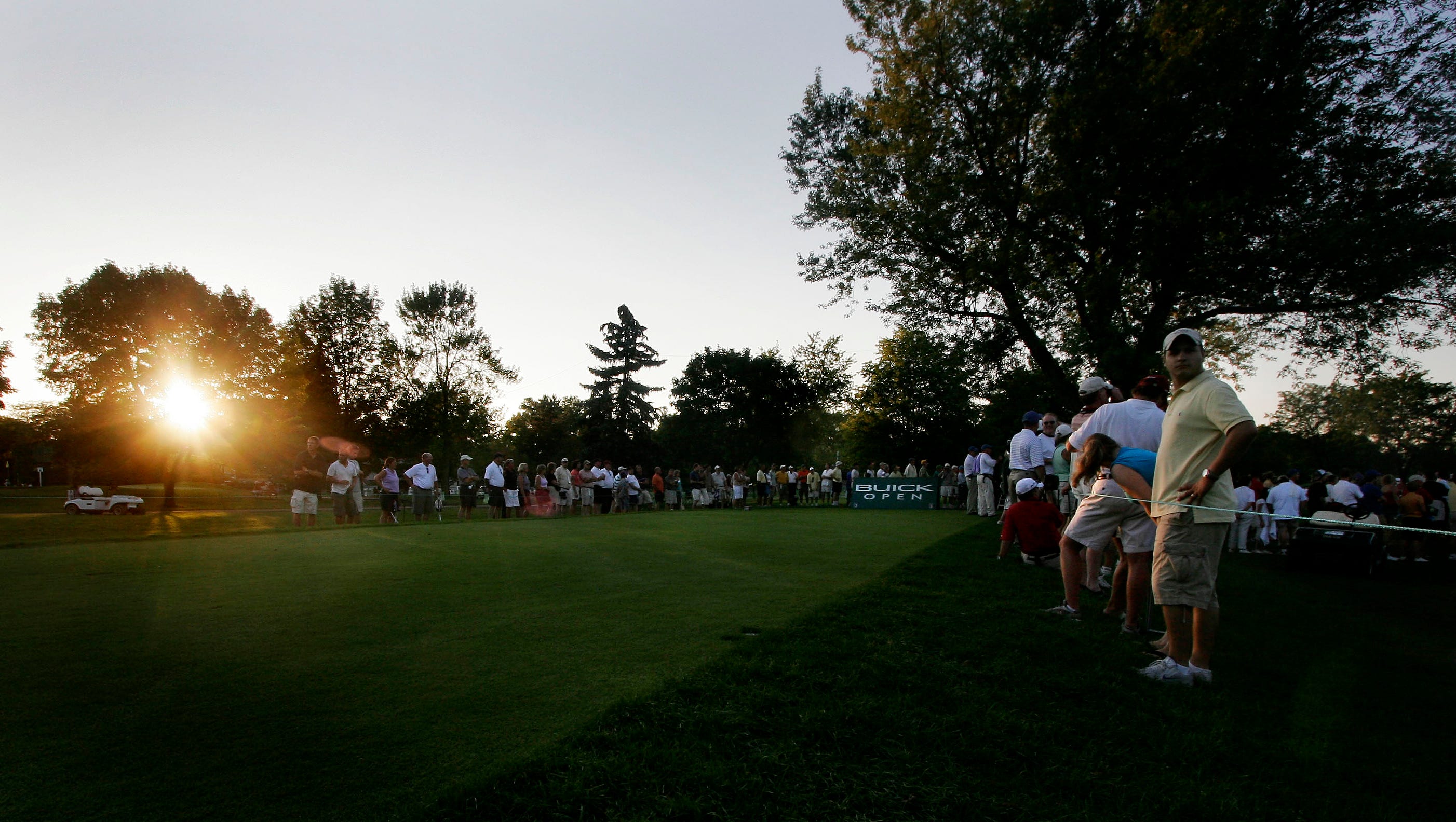 The gallery awaits the arrival of Tiger Woods on the 14th tee at the 2006 Buick Open.