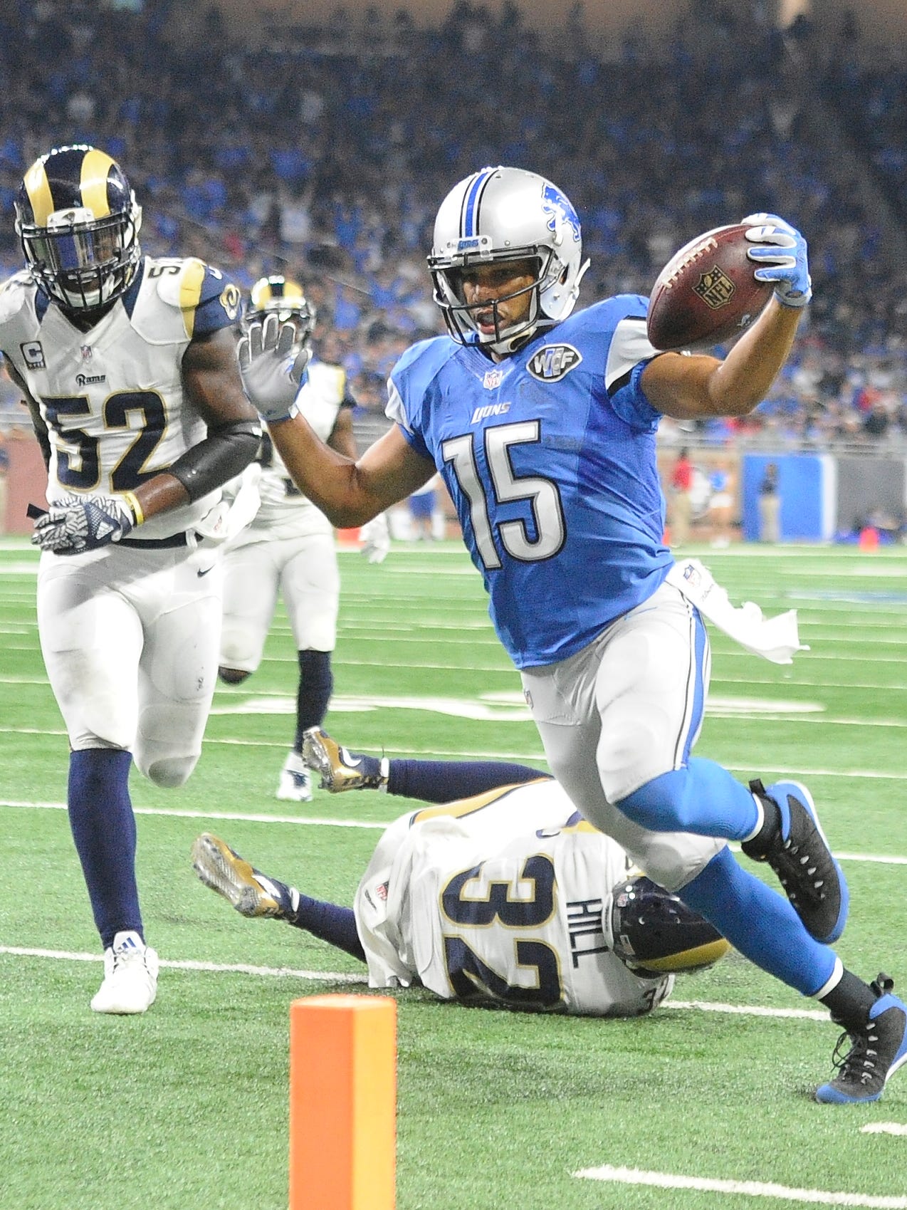 Lions wide receiver Golden Tate tip toes into the end zone after a reception from quarterback Matthew Stafford, to tie the game up at 28 late in the fourth quarter.