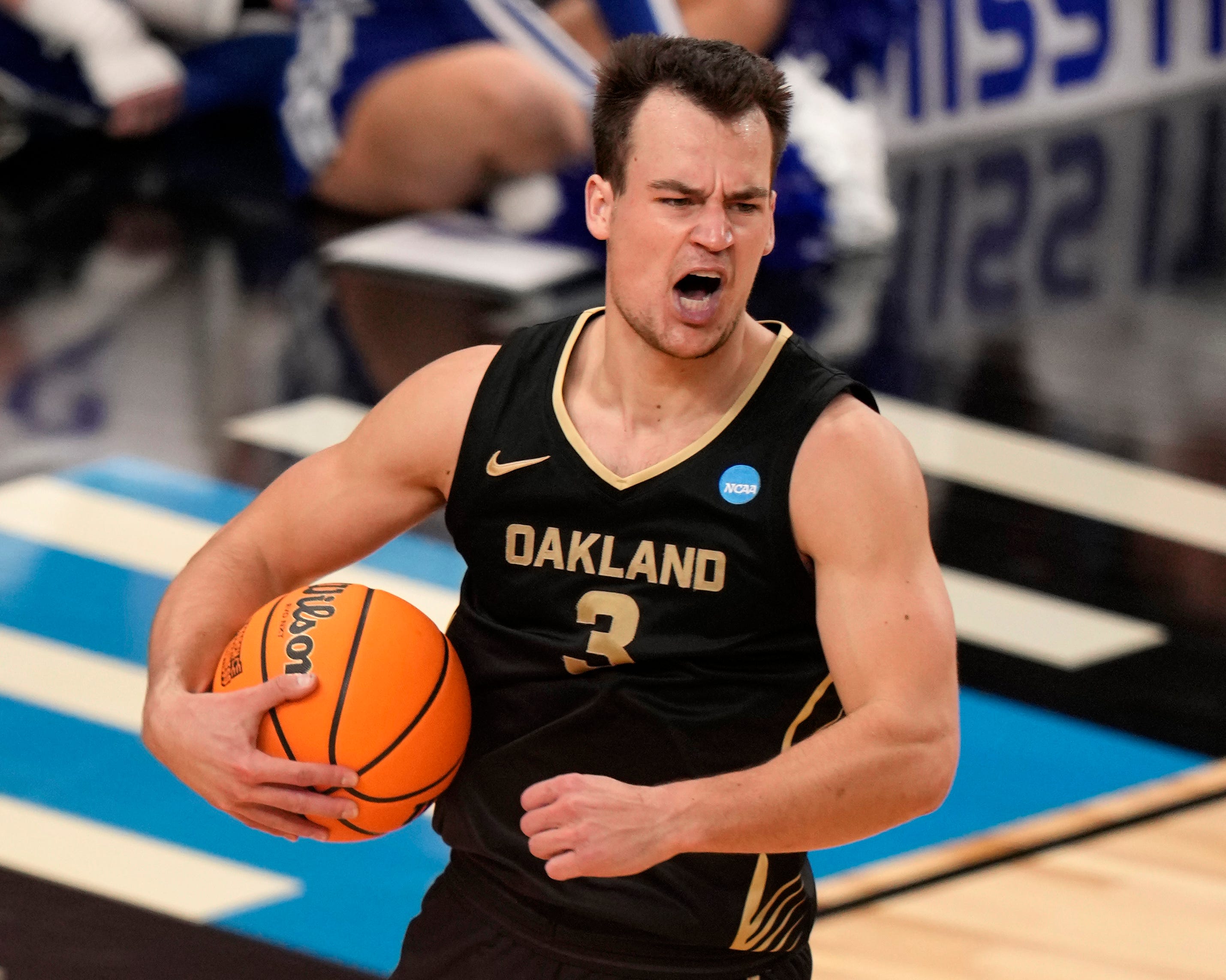 Oakland's Jack Gohlke celebrates as time runs out in the team's college basketball game against Kentucky in the first round of the men's NCAA Tournament in Pittsburgh, Thursday, March 21, 2024. Oakland won 80-76.