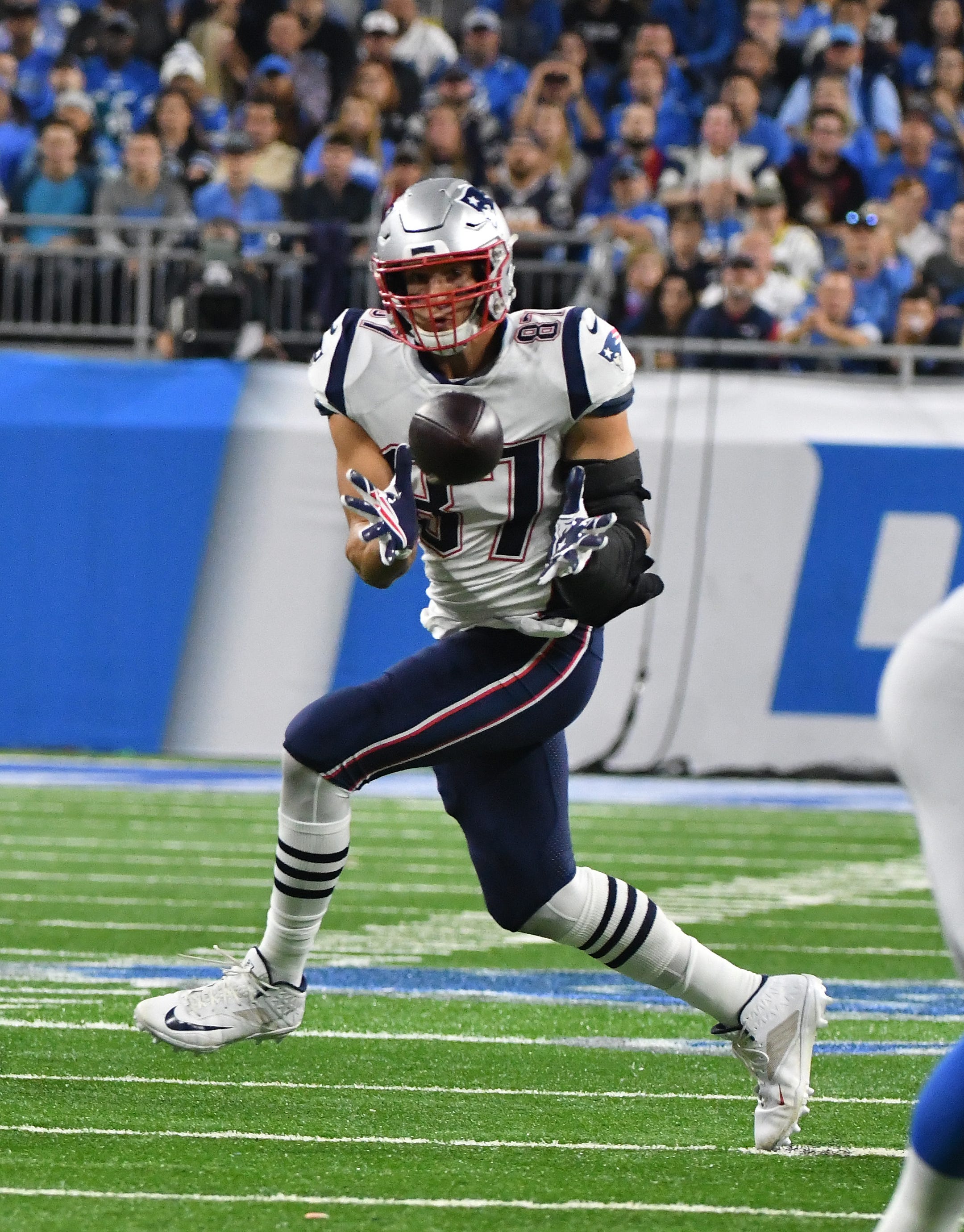 Patriots' Rob Gronkowski readies for a reception in the second quarter.