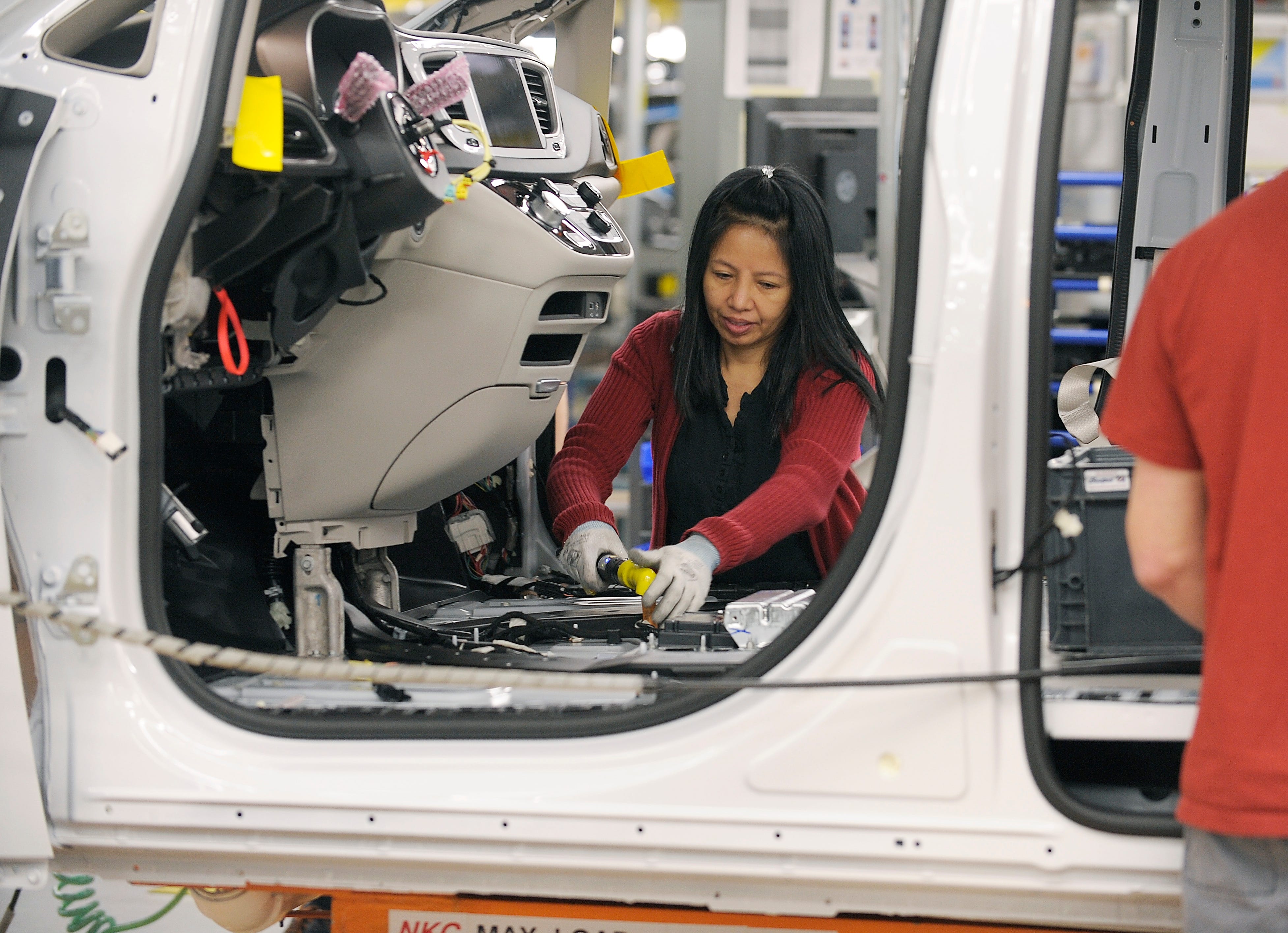 About 1,500 workers on the third shift at Fiat Chrysler Automobiles' Windsor Assembly Plant will have jobs through the first three months of the year.