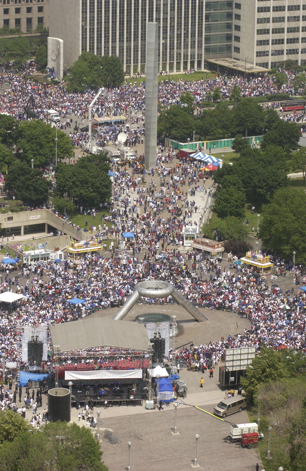 Overall of Hart Plaza during the Pistons 2004 Championship parade.