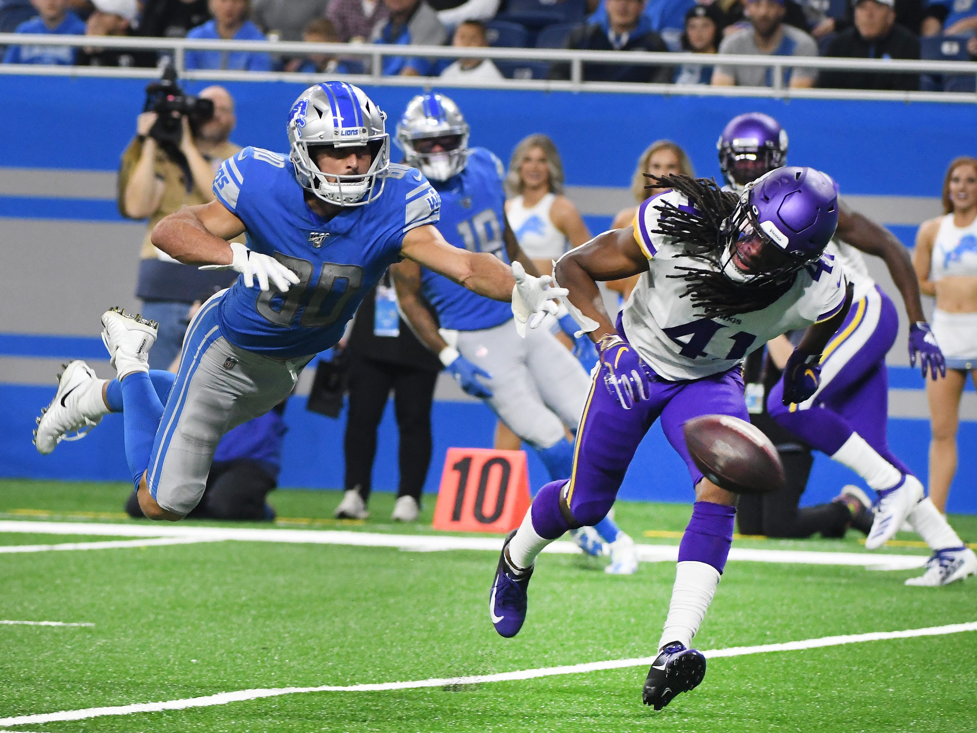 Lions' Danny Amendola can't get to a pass defended by Vikings' Anthony Harris in the fourth quarter.