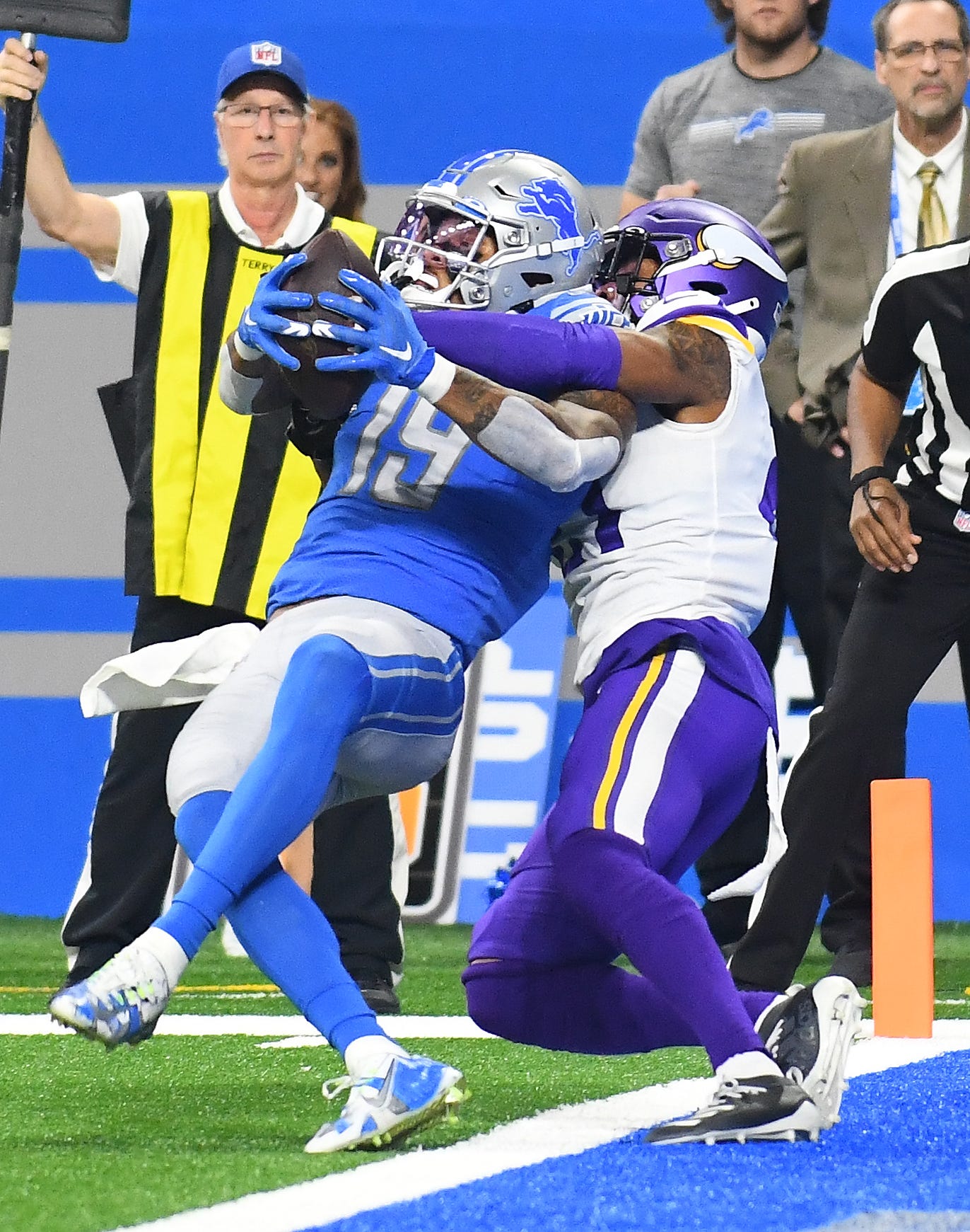 Lions ' Kenny Golladay can ' t get over the line with Vikings ' Mike Hughes defending on a two-point conversion late in the fourth quarter.