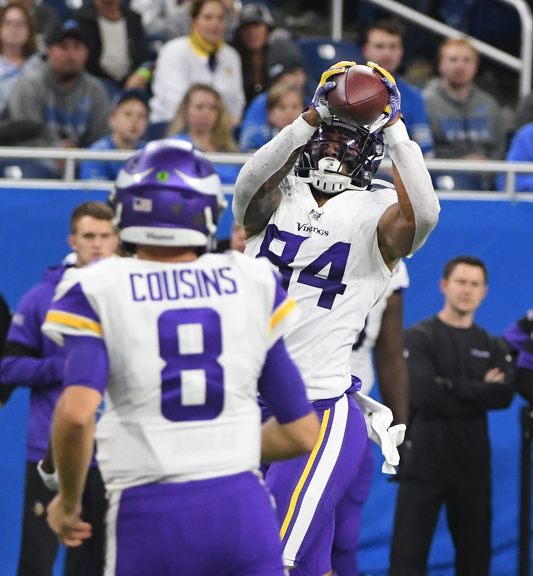 Vikings' Irv Smith Jr. pulls in a reception from quarterback Kirk Cousins in the third quarter.