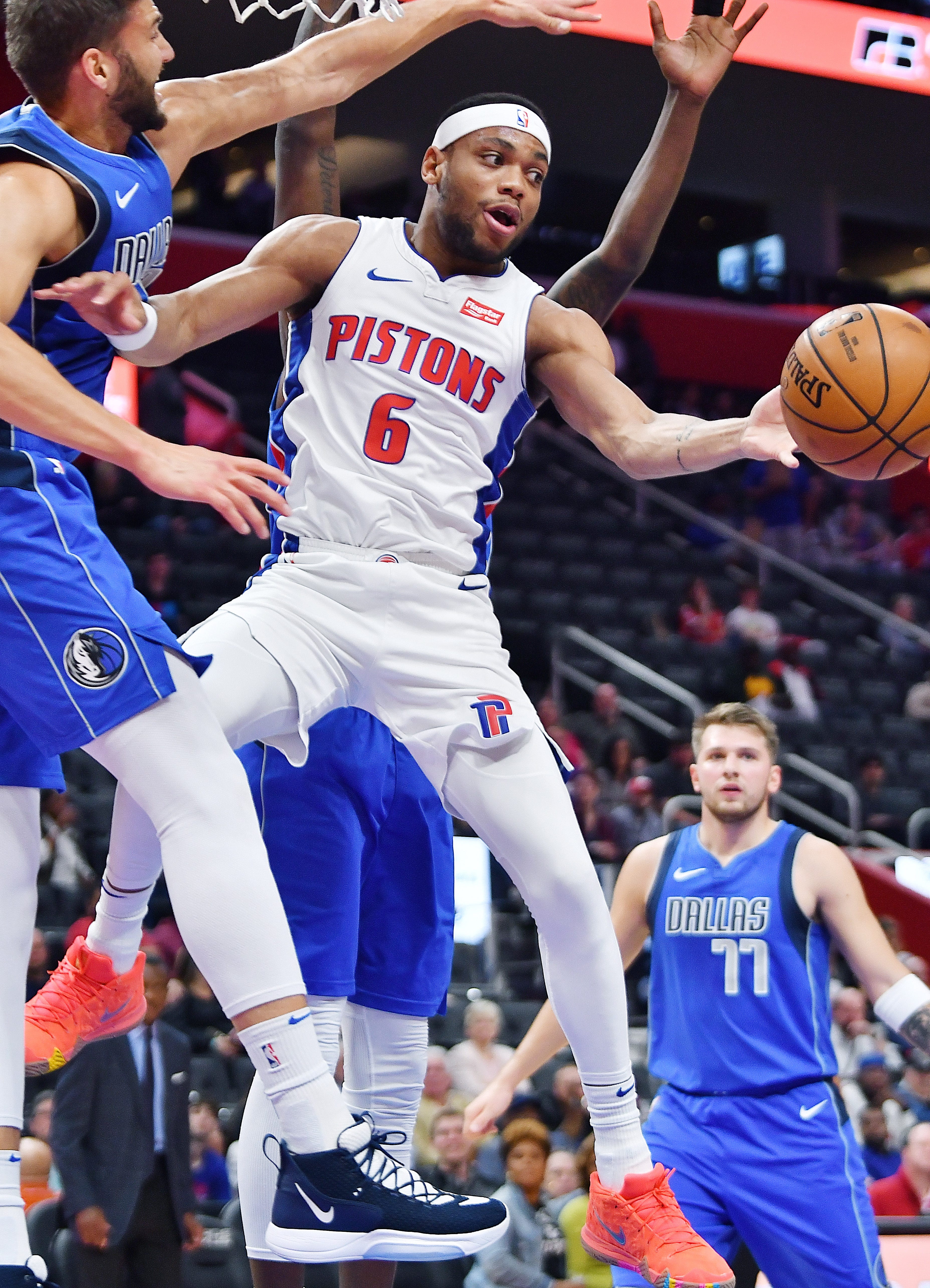 Bruce Brown: Age: 23. Ht: 6-5. Wt: 202. 2018-19 stats: 4.3 pts, 2.5 rebs, 26% 3FG. Outlook: Brown became a fixture in the starting lineup as a rookie but will need to pick up his 3-point shooting and finish better at the rim. He ’ s worked to become a better ballhandler and facilitator, which could earn him more playing time.