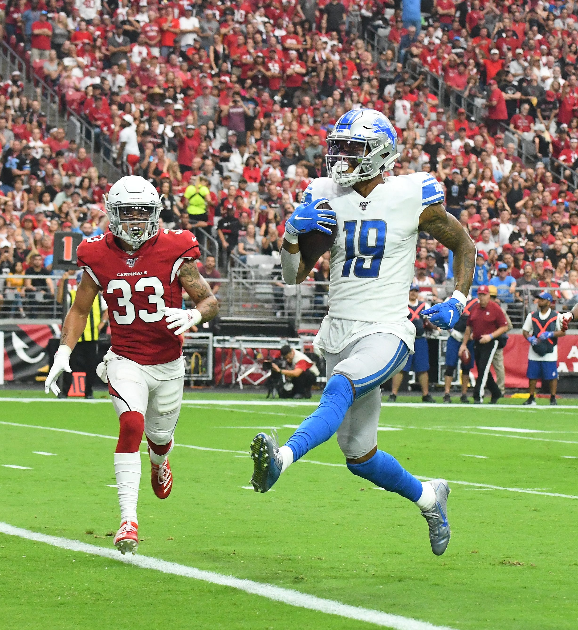 Kenny Golladay, wide receiver: Golladay led the NFL in touchdown receptions, while pacing the Lions with 1,190 yards on an impressive 18.3 yards per grab. If you’re looking for an area where he needs to improve, the third-year receiver only caught 56 percent of the throws his direction, while many of the league’s top options haul in closer to seven out of 10 targets their way. Grade: A-