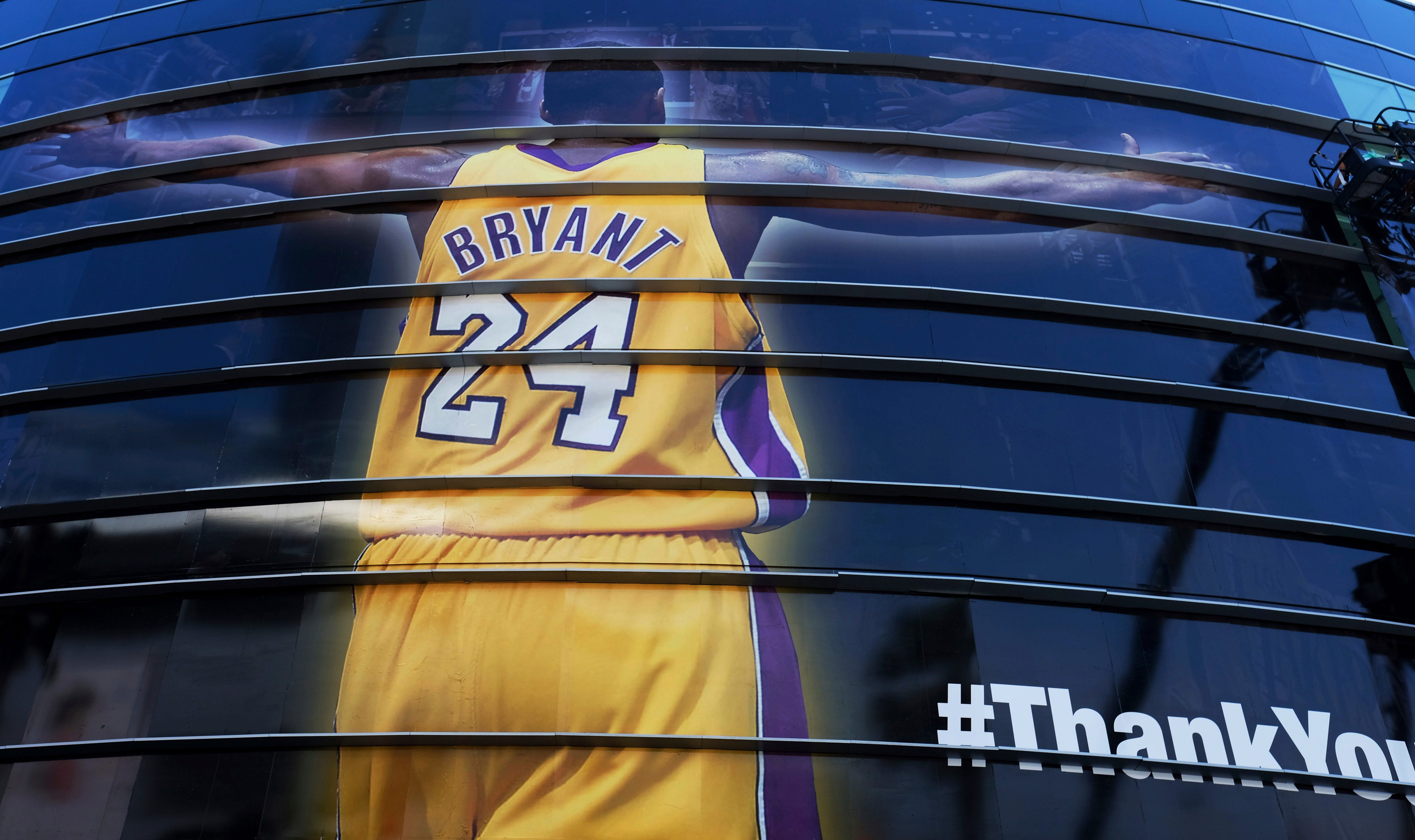 In April 2016, the Lakers unveiled a giant Kobe Bryant banner.