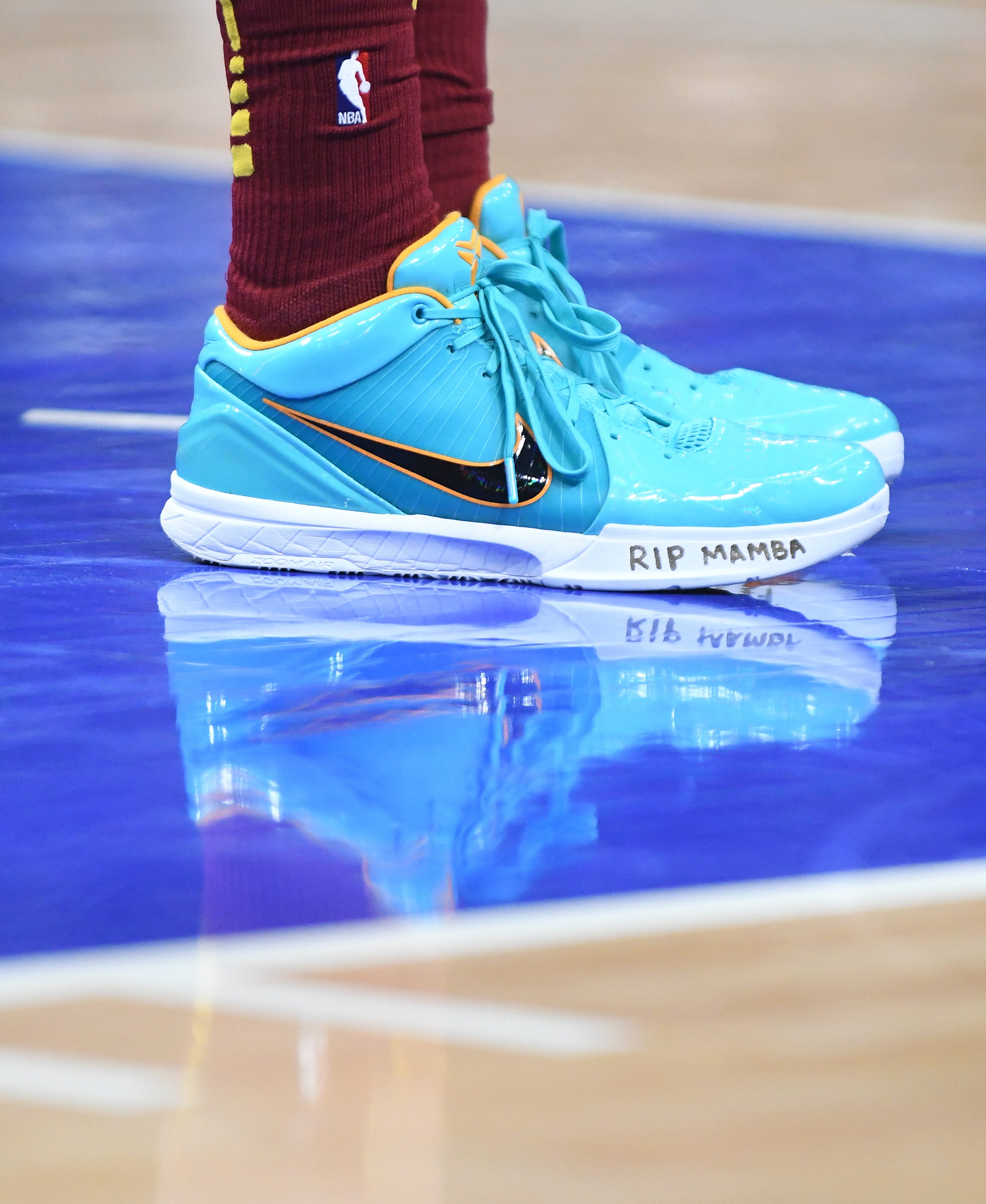 Cavaliers' Dante Exum shoes, marked with 'RIP Mamba' during the game against the Pistons.