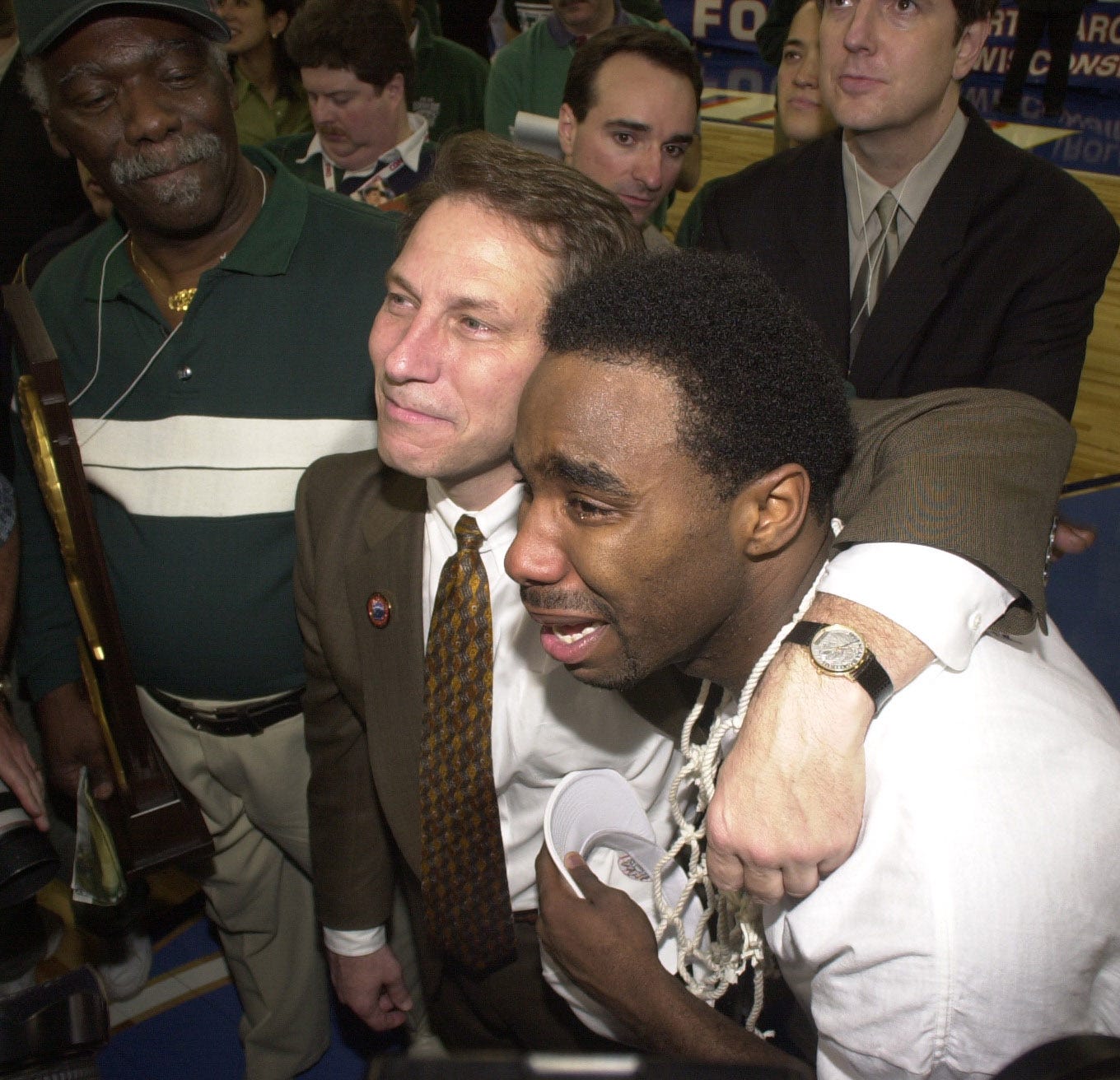 Coach Tom Izzo and Mateen Cleaves after Michigan State defeated Florida.