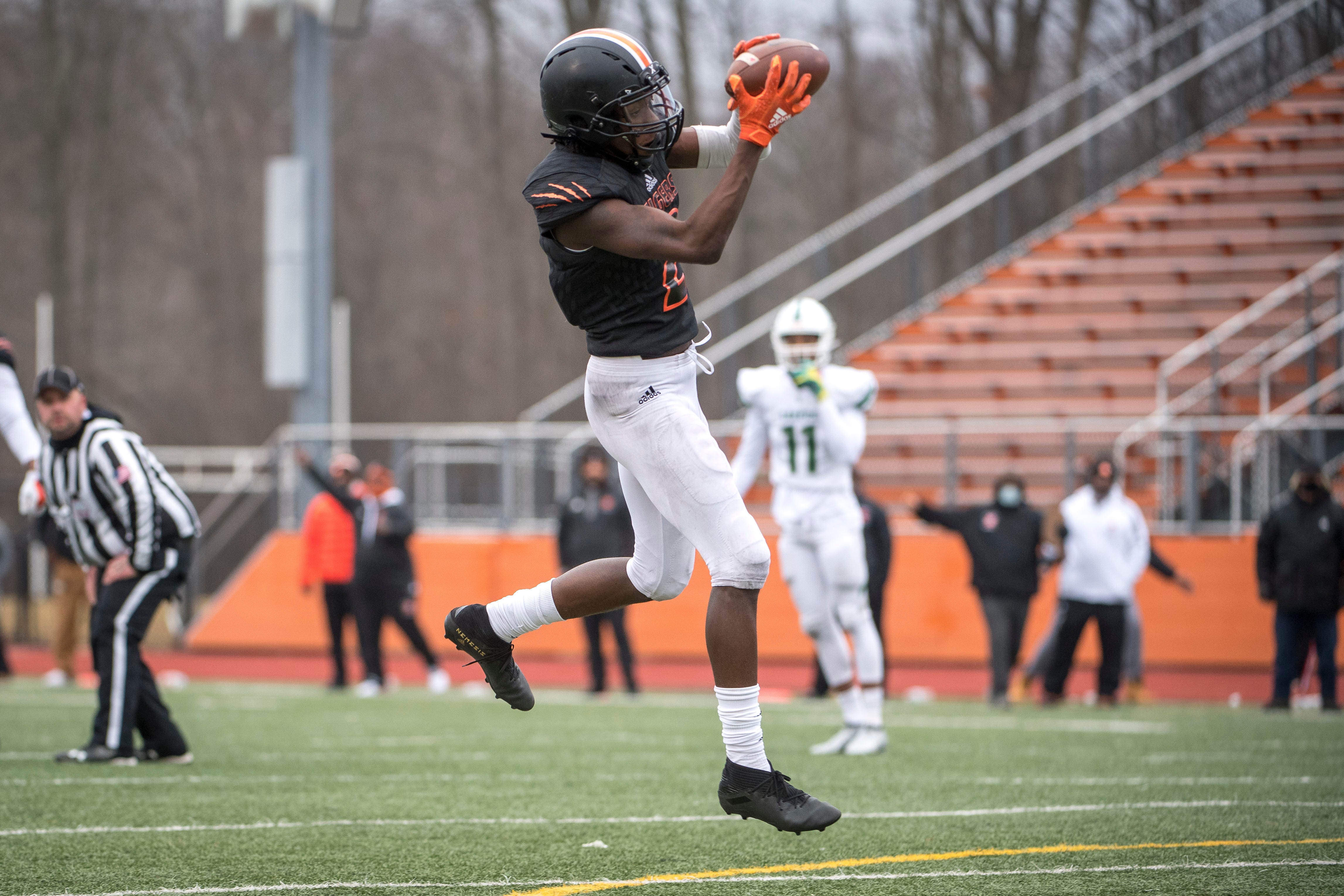 Belleville junior wide receiver Jeremiah Caldwell (2) catches a touchdown pass during the fourth quarter.