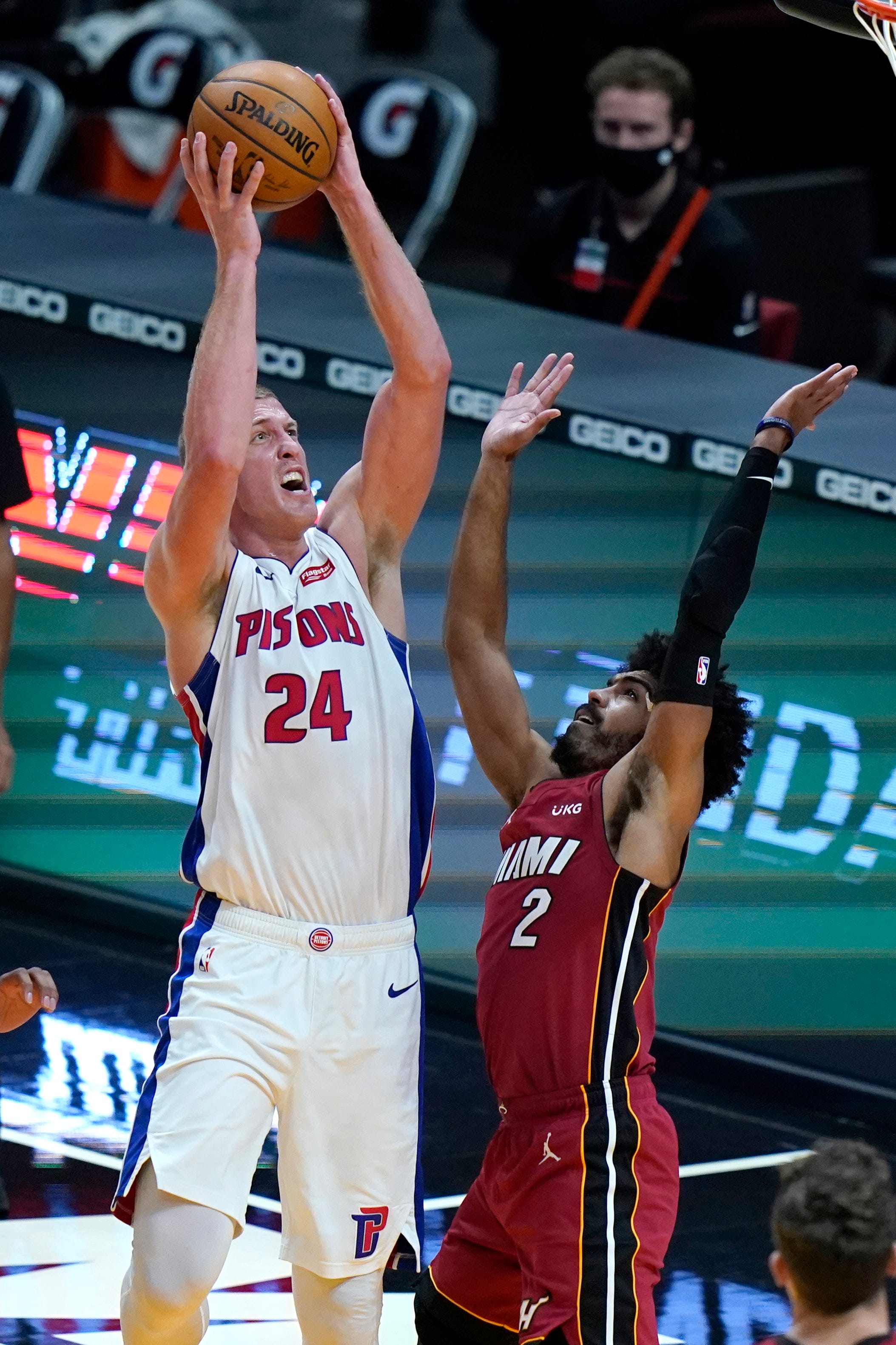 Detroit Pistons center Mason Plumlee (24) shoots over Miami Heat guard Gabe Vincent (2).