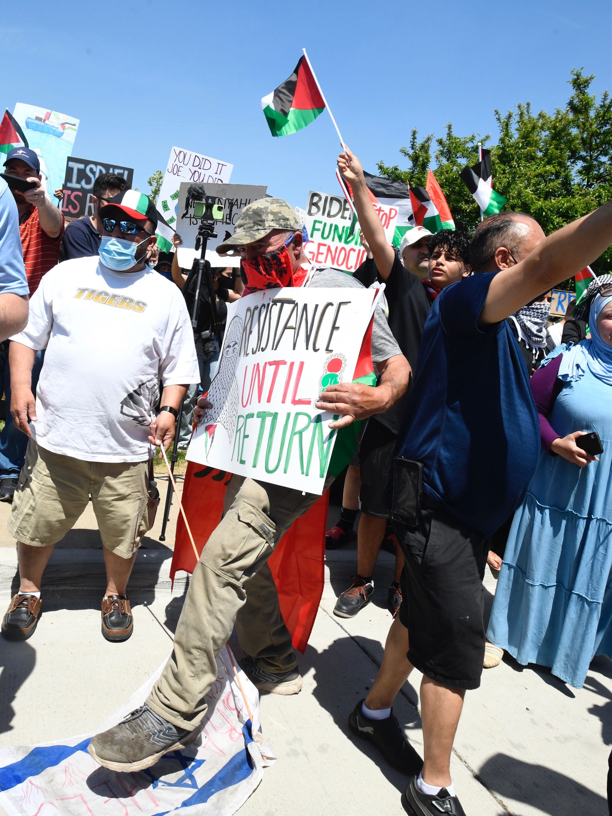 Palestinian protest in front of the Dearborn Police Department in Dearborn Michigan on May 18, 2021.