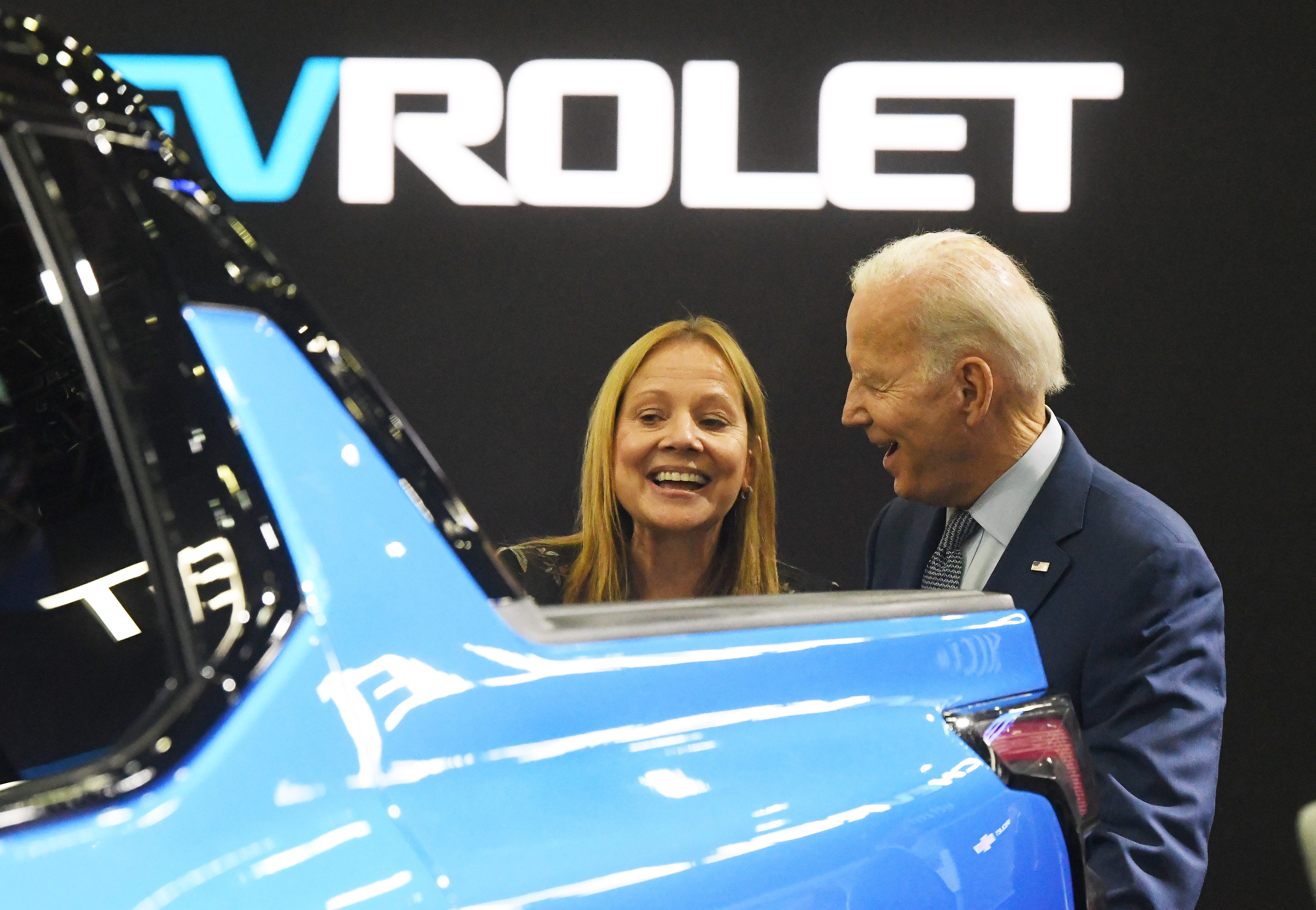GGeneral Motors chair and chief executive officer Mary Barra shows President Joe Biden a Silverado EV at the GM display during a tour of the 2022 North American International Auto Show in Detroit, Michigan on September 14, 2022.